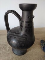 Náudvari black figural jug
