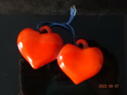 German porcelain hearts in a pair, wall decoration, length 8 cm. He has!