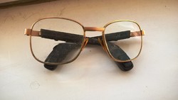 (K) old special glasses (hearing aids?)