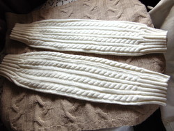 Knitted shin guards in butter color