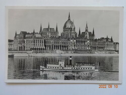 Régi képeslap: Budapest, Országház, 40-es évek