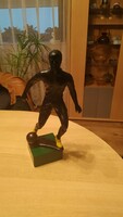 Asztali szobor, focista 32 cm magas