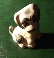 Porcelán kiskutya nipp figurális emléktárgy, ajándéktárgy