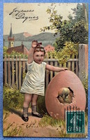 Antik  dombornyomott Húsvéti üdvözlő litho képeslap kisleány csibe tojásban tavaszi táj