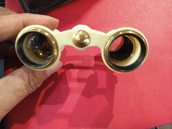 Binoculars, in working condition, for going to the theater.