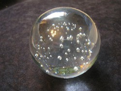 Leaf weight crystal with ornate air bubbles