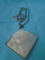 Genuine Japanese Akoya mother-of-pearl with developing pearls, a rare handmade curiosity