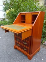 English chest of drawers / secretary