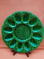 Zöld színű, magában mintás asztali kínáló tál vagy tányér.