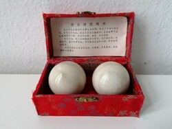 Chi kung - healing balls