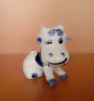 Kék-fehér kézzel festett jelzett holland delfti mázas porcelán foltos tehén figura, nipp vitrintárgy