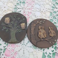 2 ceramic wall decorations with owls