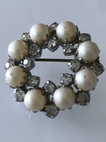 Brooch inlaid with crystals and tekla pearls, 3 cm diameter