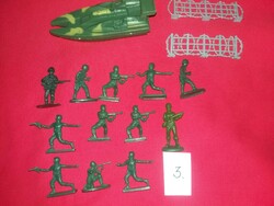 Retro trafikáru bazáráru műanyag játék katona katonák csomagban egyben képek szerint 3