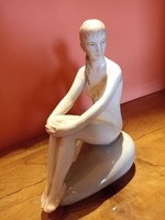 Zsolnay akt porcelán szobor