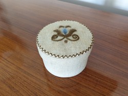 Retro old applied arts embroidered folk motif jewelry box souvenir jewelry holder