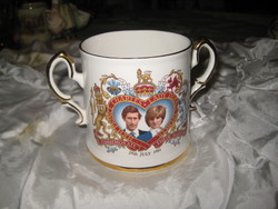 Charls   / a mai  III Károly  angol király /  és DIANA  hercegnő  , kétfülű , szépen aranyozott csés