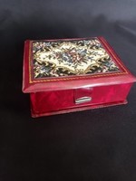 Retro jewelry box