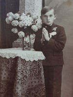 Régi gyerekfotó vintage elsőáldozó fénykép kisfiú