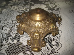 Öntött bronz talp rész , nagyobb méretű , gyertya tartóhoz ,  lámpához , vagy egyéb célra ,