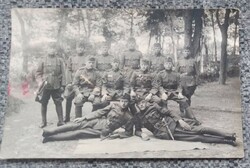 Magyar katonai csoport kép kürtössel.