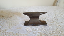 Ötvös,órás,műszerész üllő 11x4.5 cm.