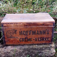 Vintage wooden chest. With Hoffman's créme-stärke label.