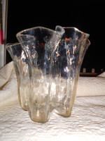 Összehajtott kendő alakú üveg váza-kézműves üveg 20 cmX 20 cm