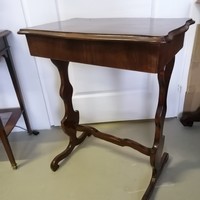 Pretty sewing table, 19 no. It's over