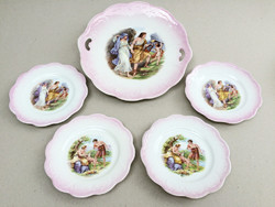 Jelenetes 5 db régi porcelán irizáló desszertes tányér