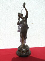 Táncos nő  szobor