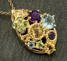 • Mesès ametiszt, kèk topáz,citrin, peridot drágaköves kereszt medál, 14K aranyozott, 925 jelzett