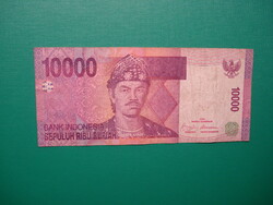Indonézia 10000 rupia 2009