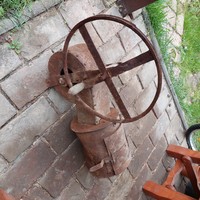 Old iron pig roaster