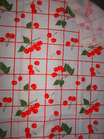 Vintage vászonszővésű  szegetlen terítő-cseresznye minta    144 cm X 120 cm