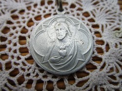 Alu pendant depicting Jesus size: 2.5 x 2.3 cm post 480 ft weight: 1g looking like pictures