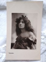 Antique English photo / postcard lady, actress (?) Early 1900s
