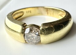 15T. 1 Forintról! Briliáns (0,4 Ct) 14k Arany (6,6 g) gyűrű, enyhén Cognac színű, hibátlan kövekkel.