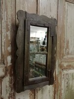 Kis méretű ablak, tokkal 19. század végi, kovácsolt alkatrészekkel, rusztikus tükör, vintage tükör
