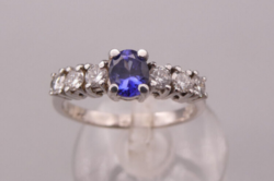 Alexandrit gyémántokkal fehérarany Designer 18 kr. gyűrű