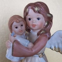 Goebel angyalka babával (12,5 cm)