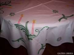 Festive tablecloth embroidered on 140 X 120 cm canvas x