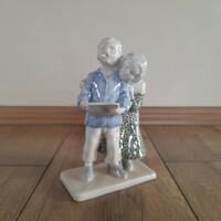 Régi Osztrák Ernst Wahliss éneklő gyerekek porcelán figura