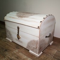 Vintage treasure chest, treasure chest, storage chest.