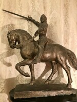 Istók János: lovas emlékmű!