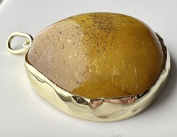 640T. 1 Forintról! 14k Arany (5,5 g) Méz Borostyán medál, természetes kővel!