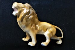 porcelán oroszlán dÍsz
