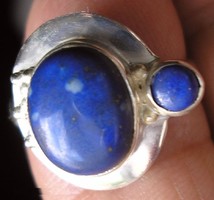 925 ezüst gyűrű 17,3/54,3 mm, lápisz lazulival