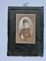 Régi fotó katona fénykép üveg alatt