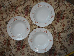 3 db Alföldi  retro porcelán mély  tányér (1000 Ft/db)  csipkebogyó  dekor